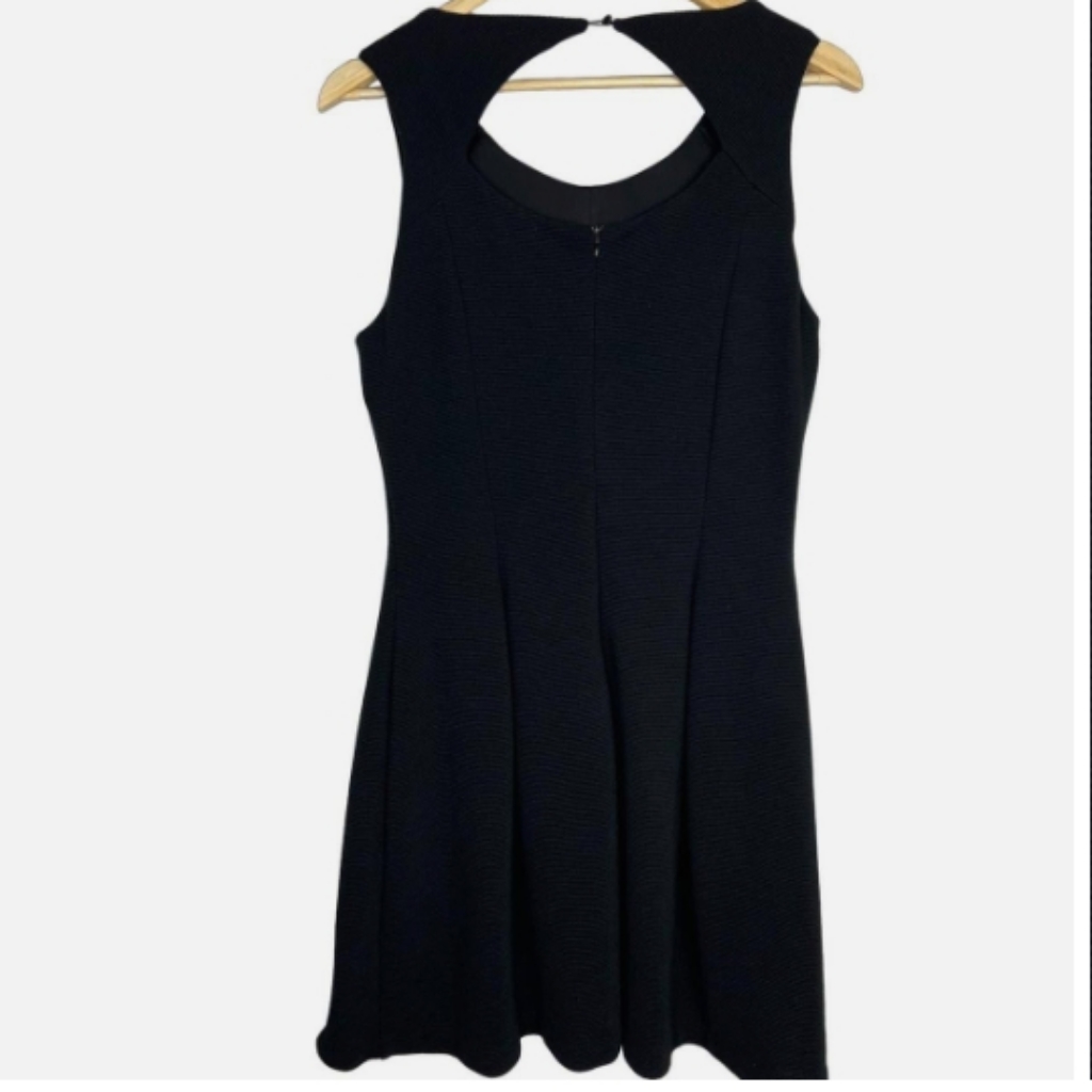 Like New Classic Beautiful Black Sleeveless Knee Length Ribbed Dress Elle Us 10